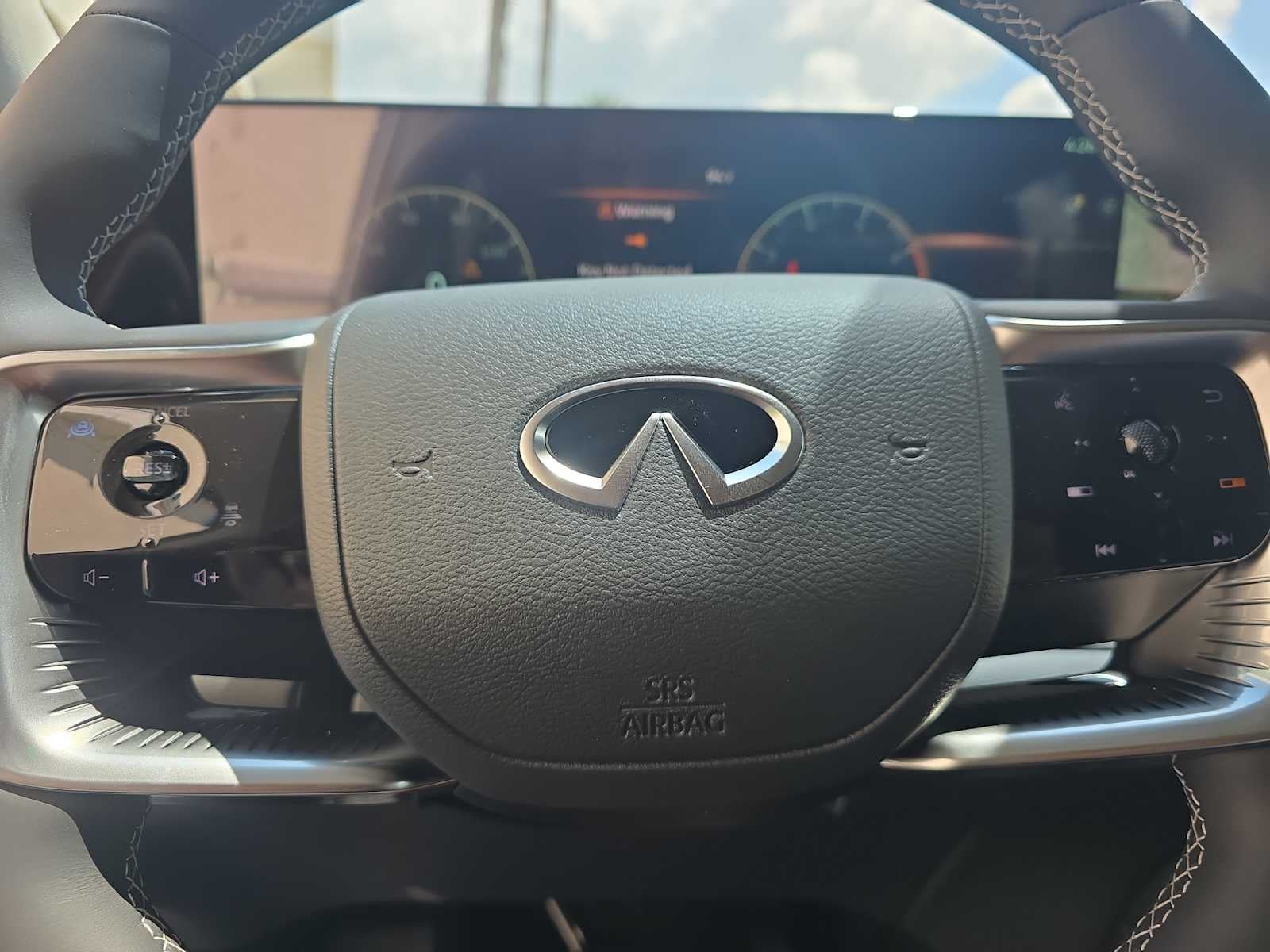 2027 INFINITI QX80 LUXE