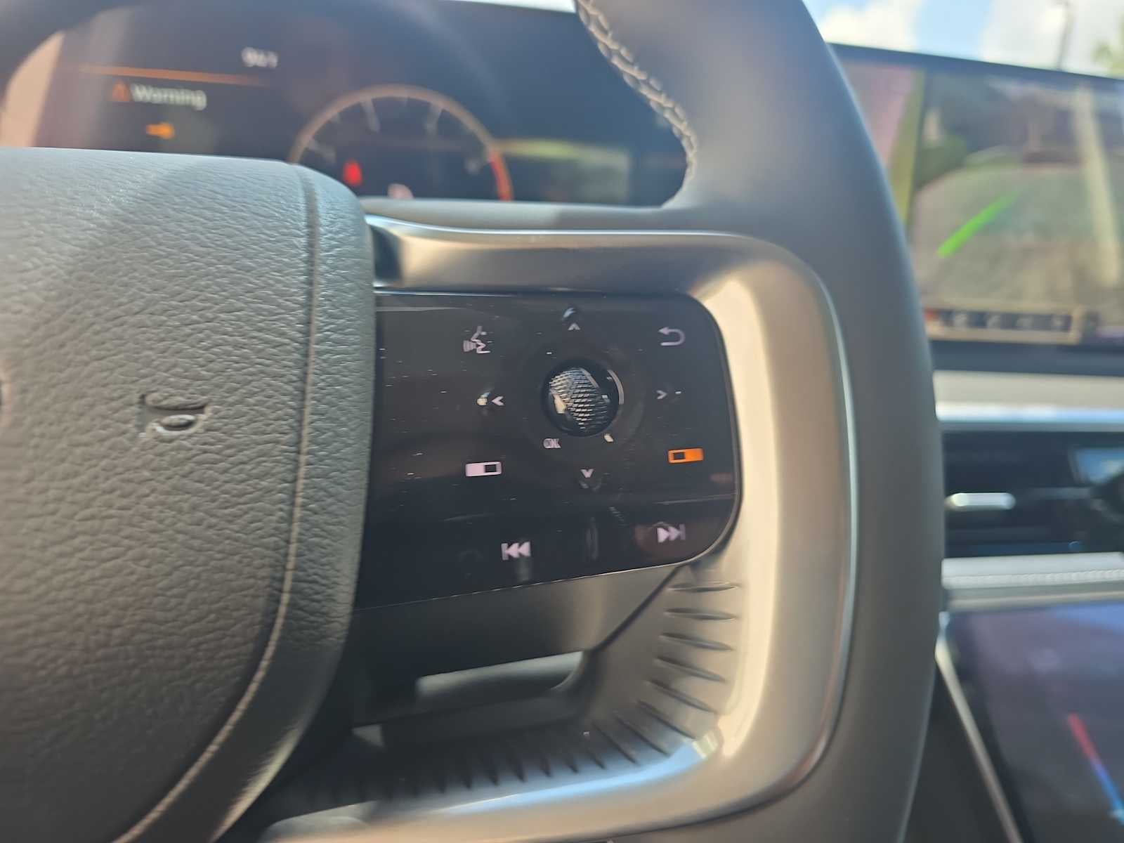 2027 INFINITI QX80 LUXE
