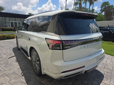 2027 INFINITI QX80 LUXE