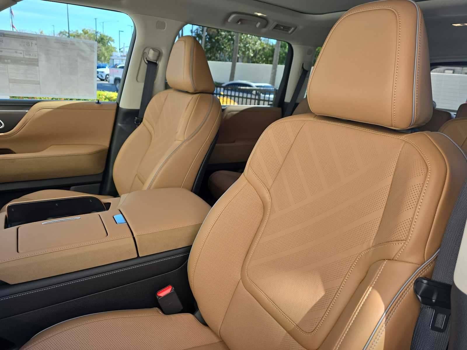 2026 INFINITI QX80 LUXE