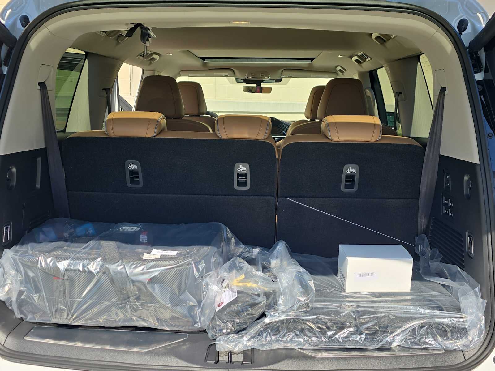 2026 INFINITI QX80 LUXE