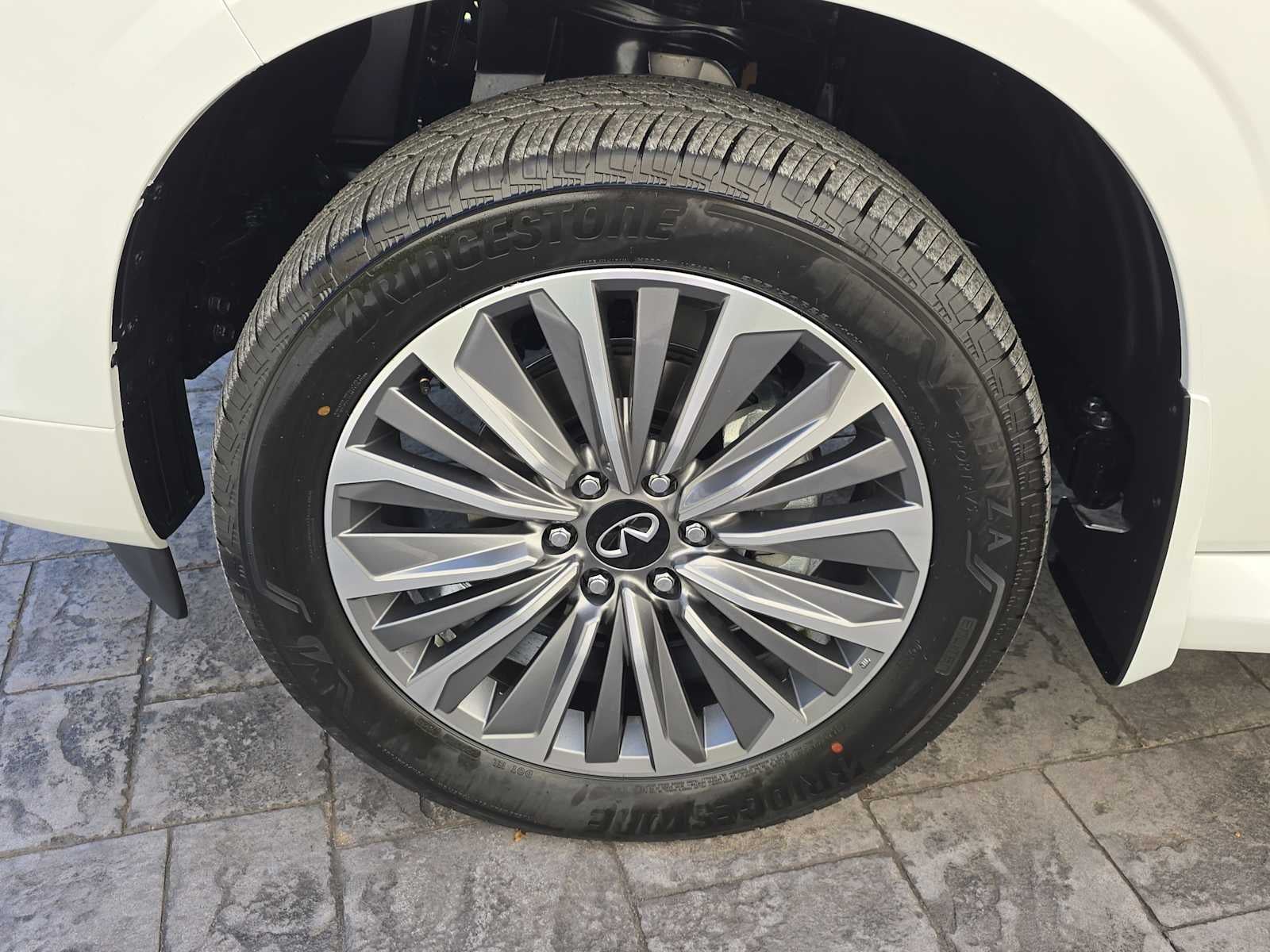 2026 INFINITI QX80 LUXE