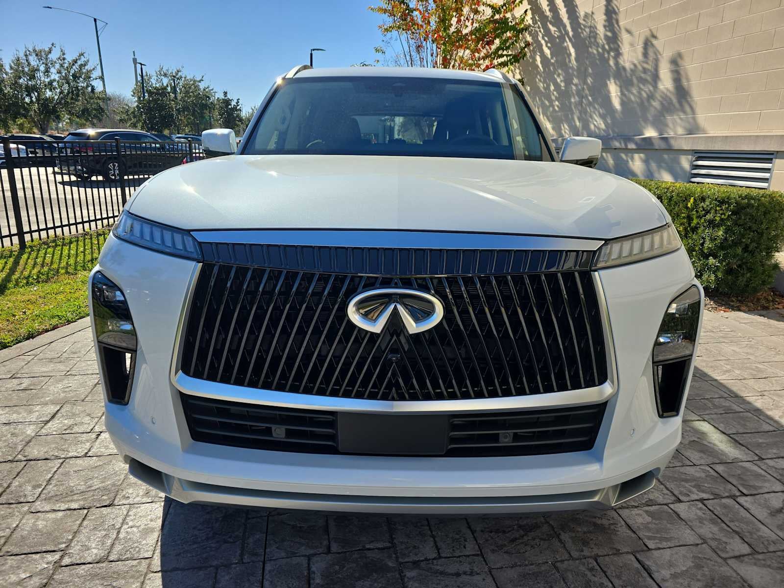 2026 INFINITI QX80 LUXE