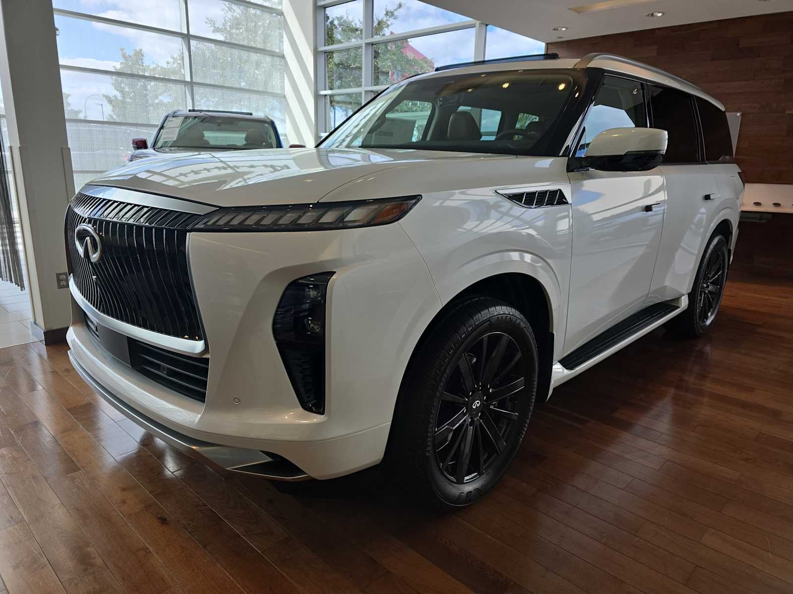 2026 INFINITI QX80 LUXE