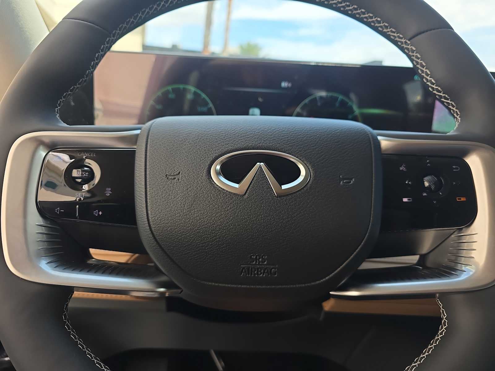 2026 INFINITI QX80 LUXE