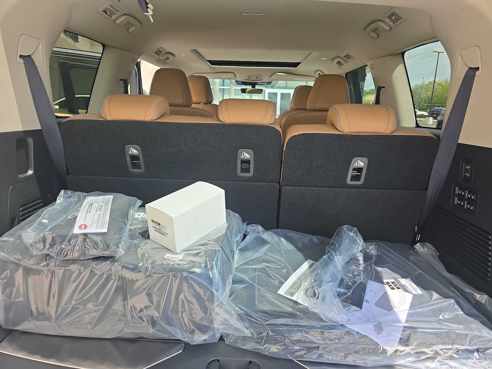 2026 INFINITI QX80 LUXE