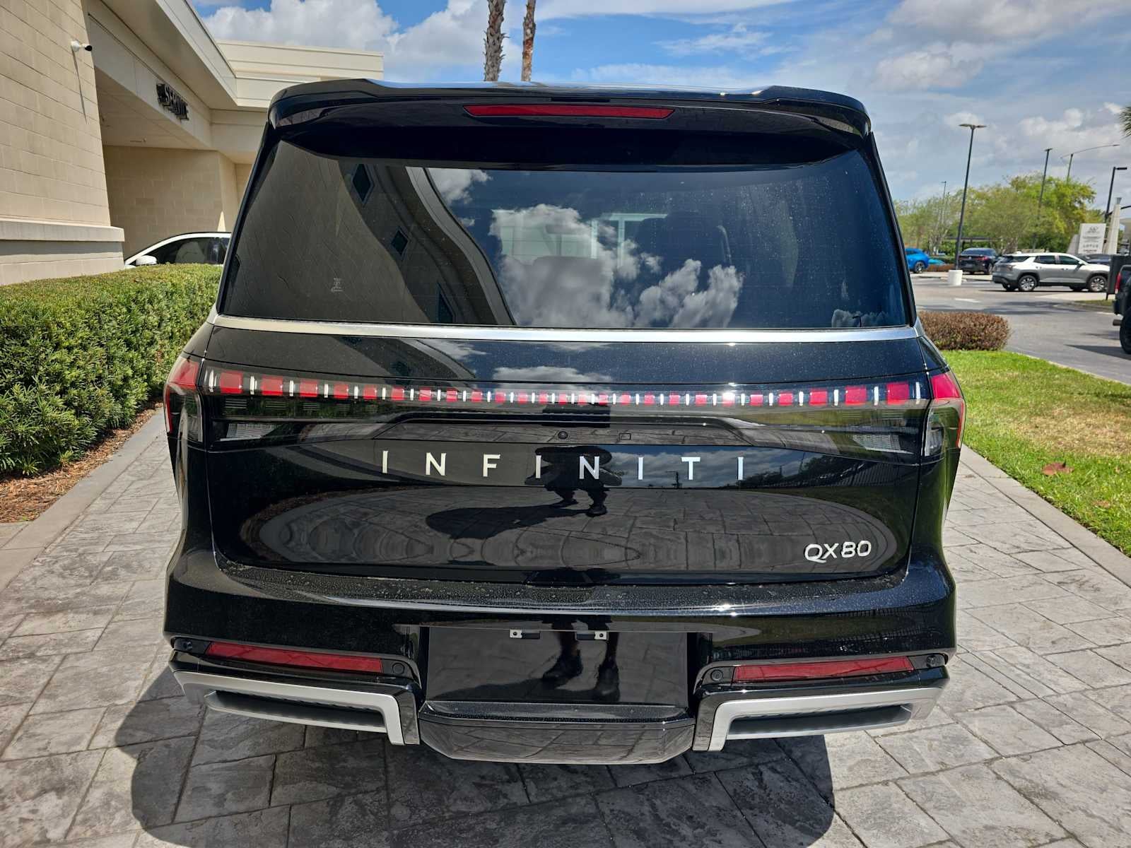 2026 INFINITI QX80 LUXE