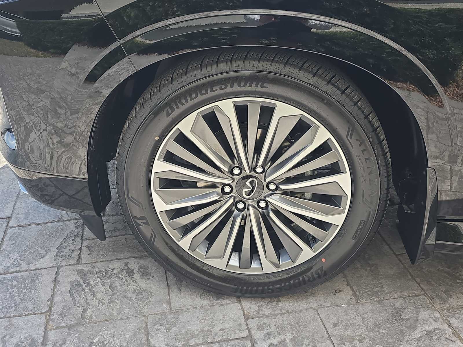 2026 INFINITI QX80 LUXE