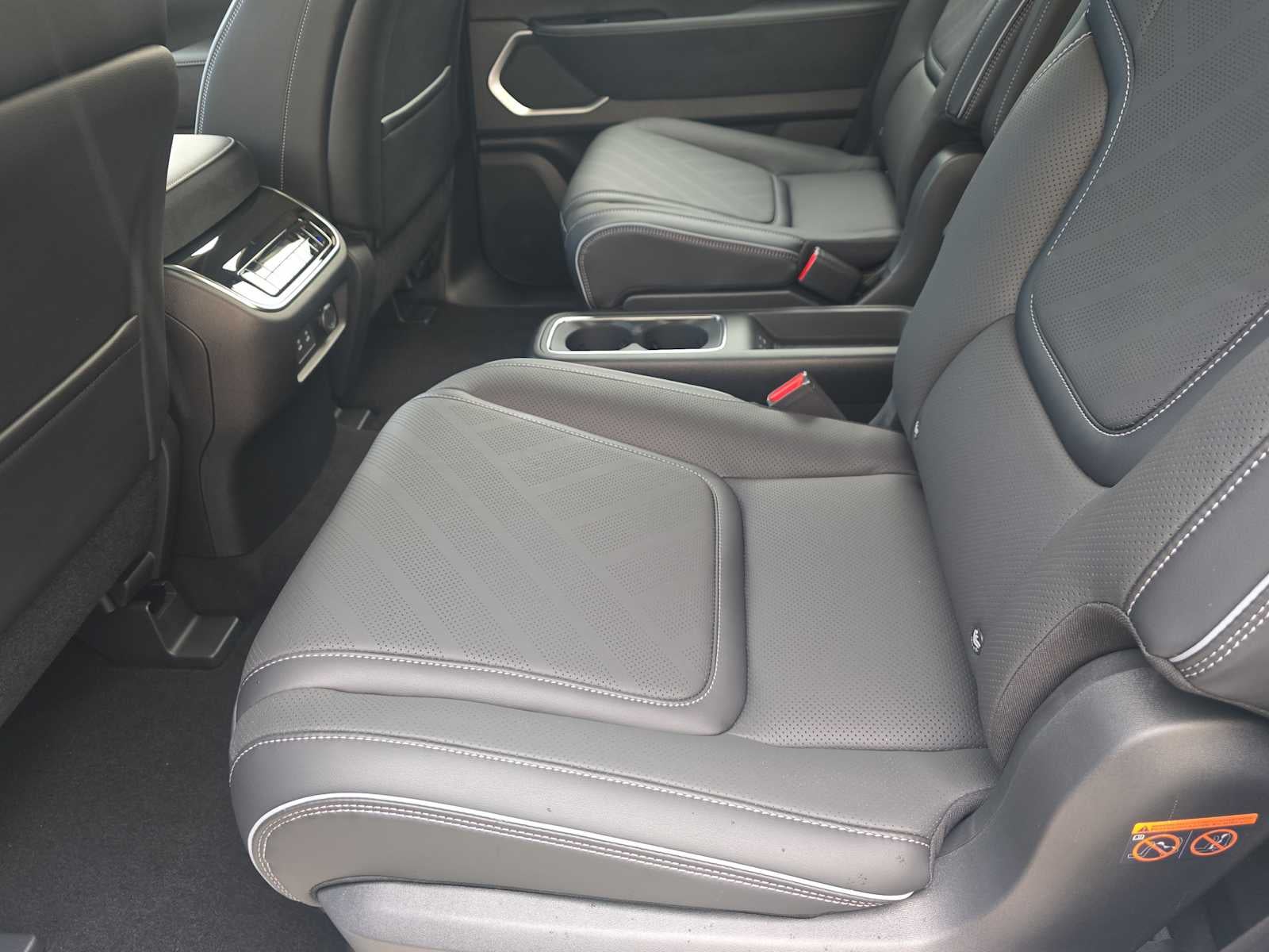 2027 INFINITI QX80 LUXE