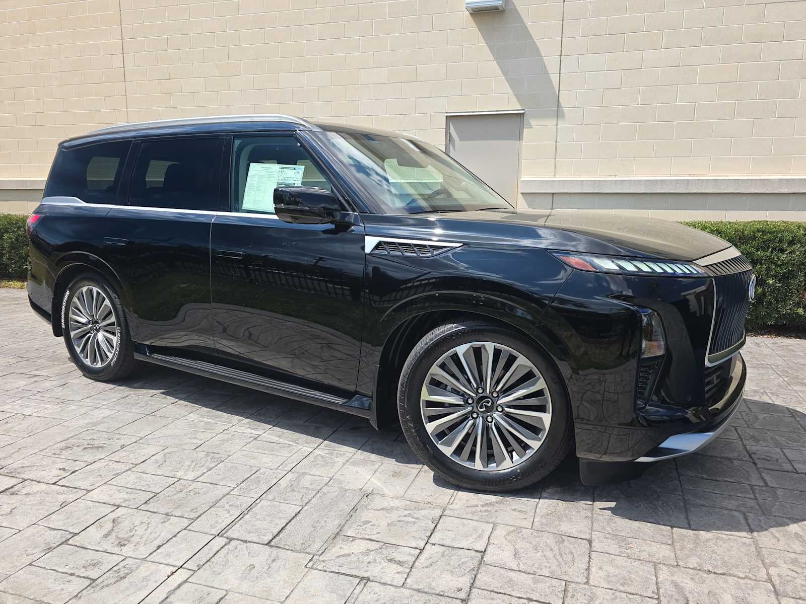 2026 INFINITI QX80 LUXE