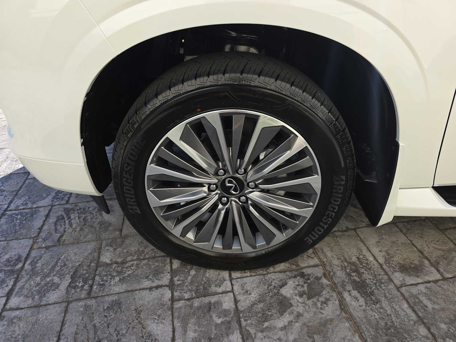 2026 INFINITI QX80 LUXE