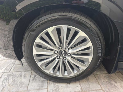2027 INFINITI QX80 LUXE