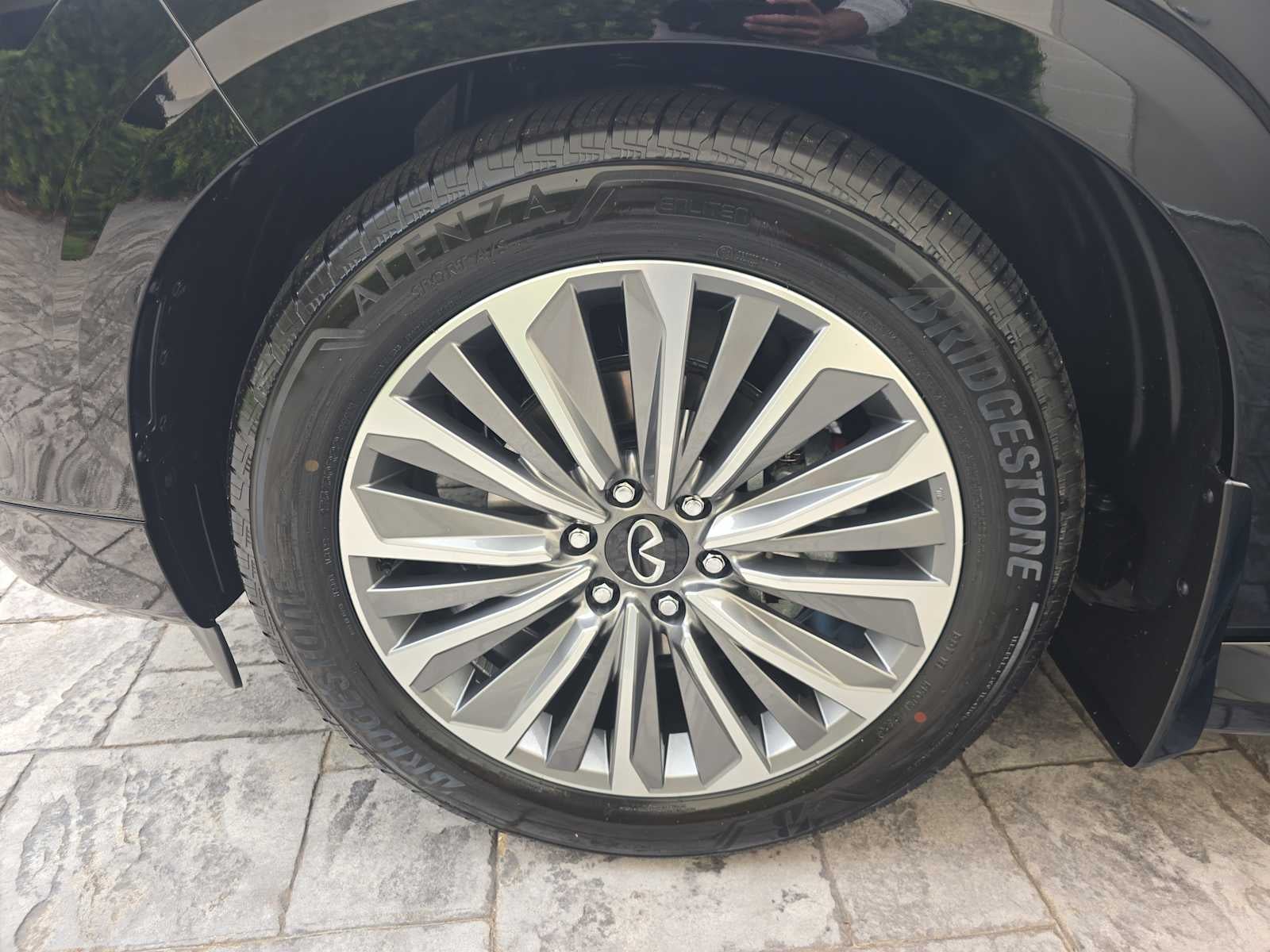 2027 INFINITI QX80 LUXE