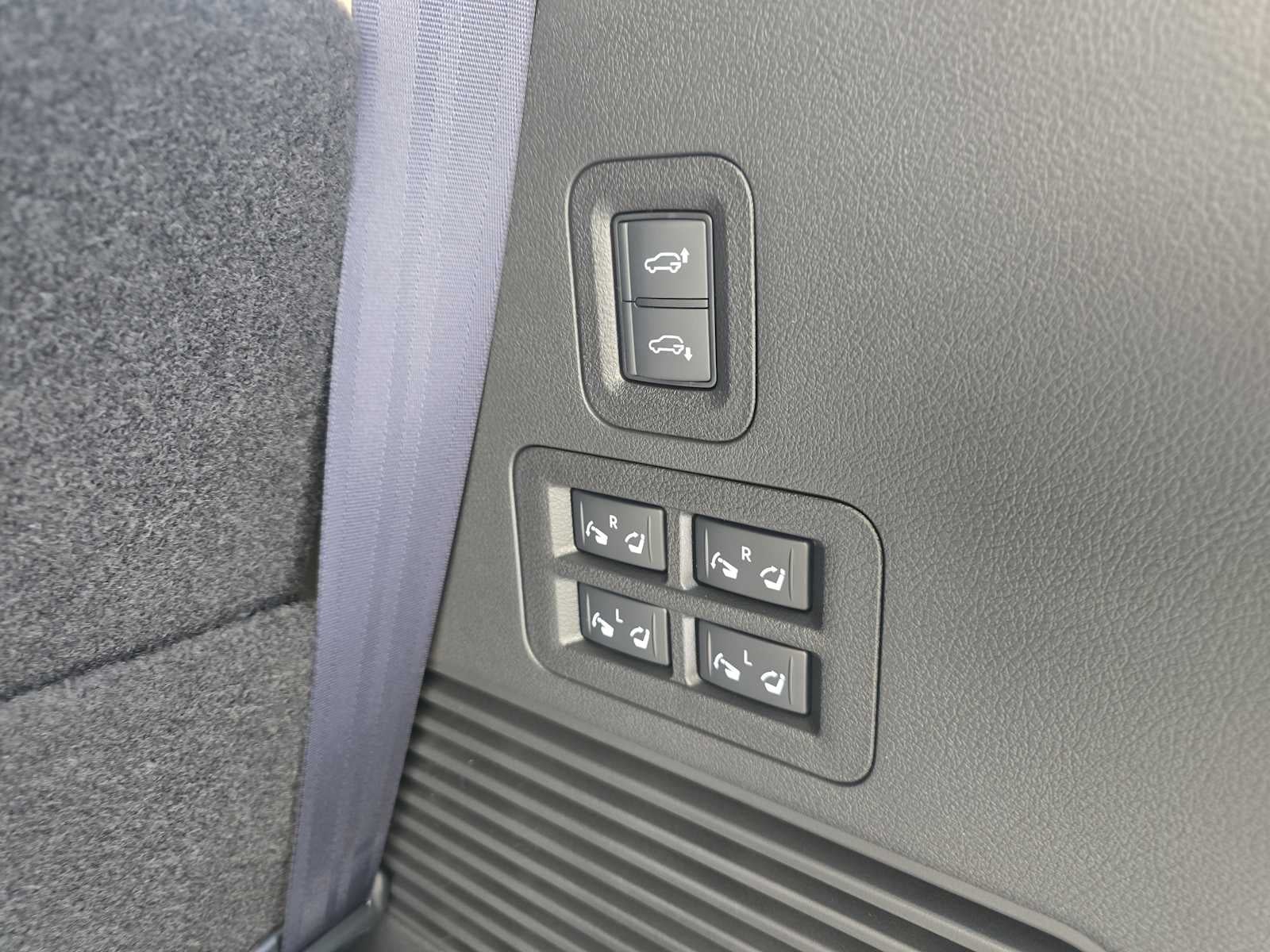 2027 INFINITI QX80 LUXE