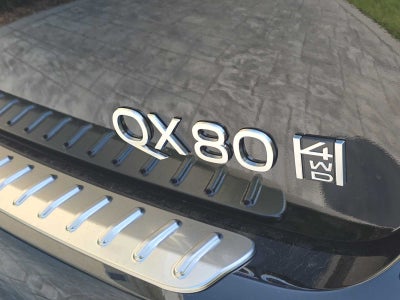 2027 INFINITI QX80 LUXE