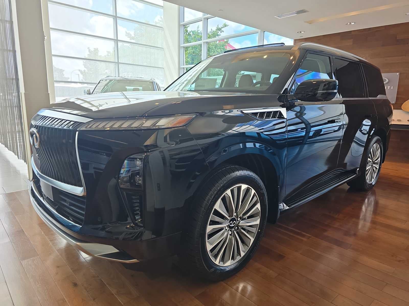 2026 INFINITI QX80 LUXE