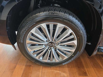 2026 INFINITI QX80 LUXE