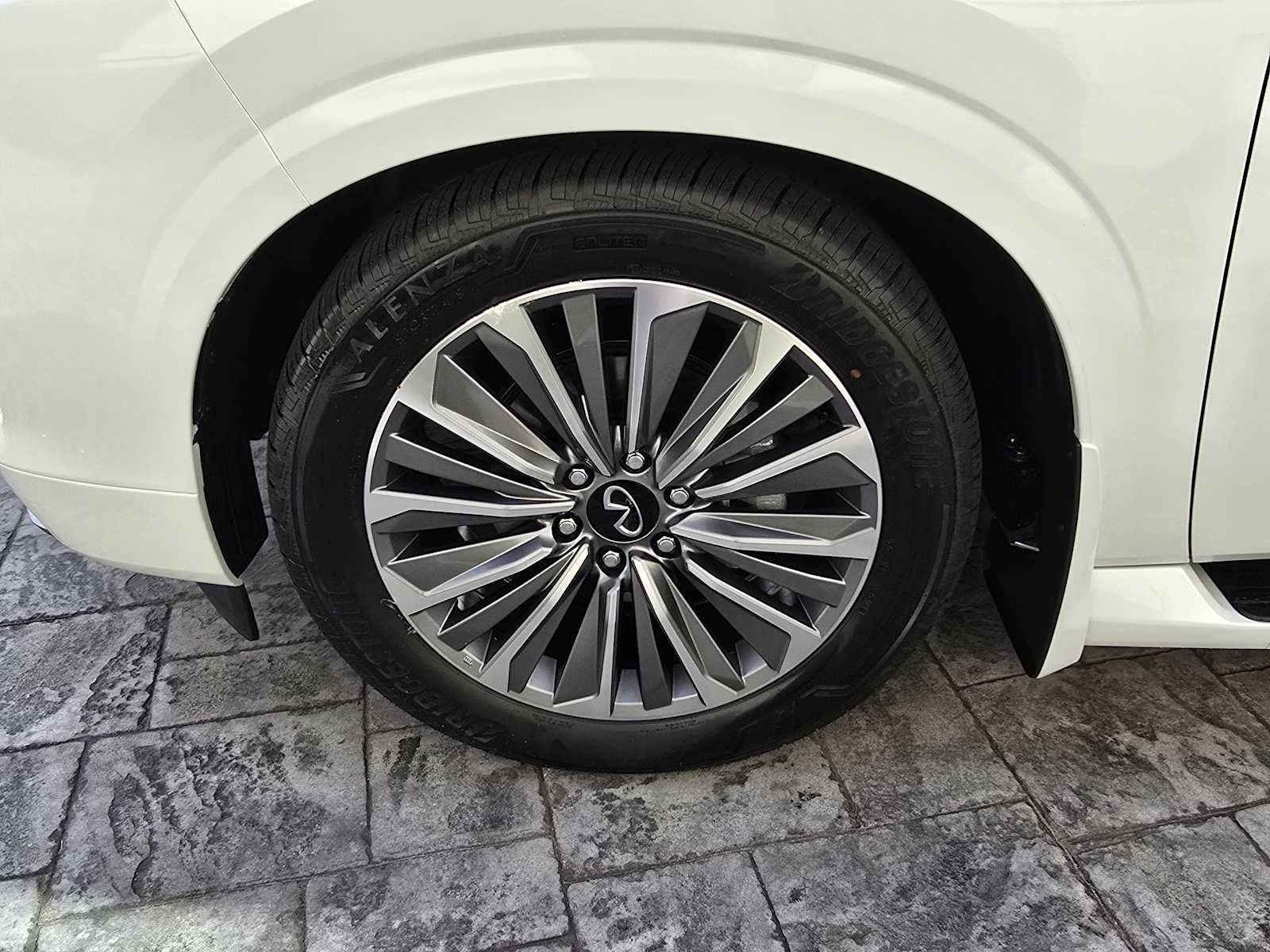 2026 INFINITI QX80 LUXE