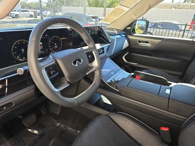 2025 INFINITI QX80 LUXE