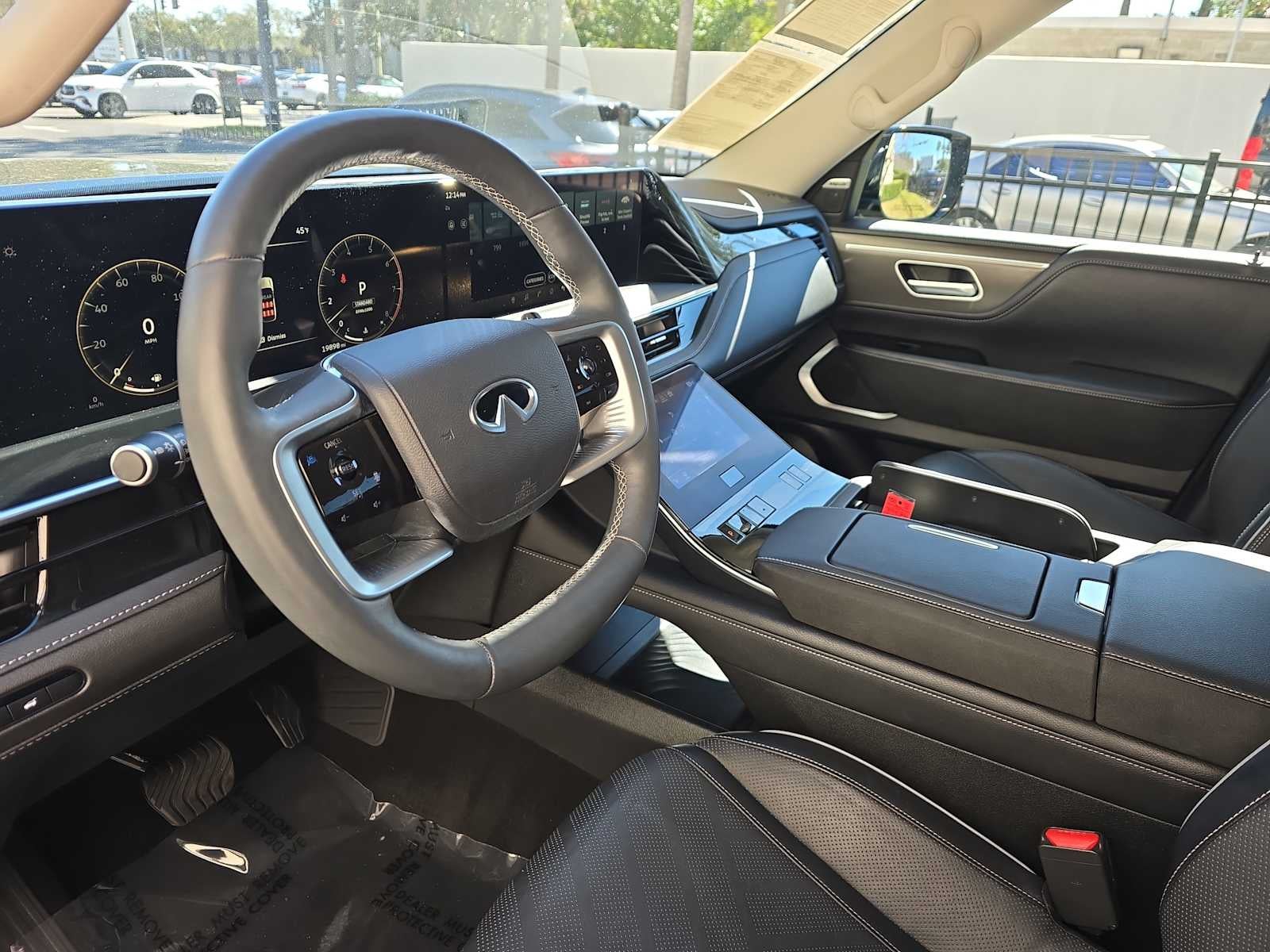 2025 INFINITI QX80 LUXE