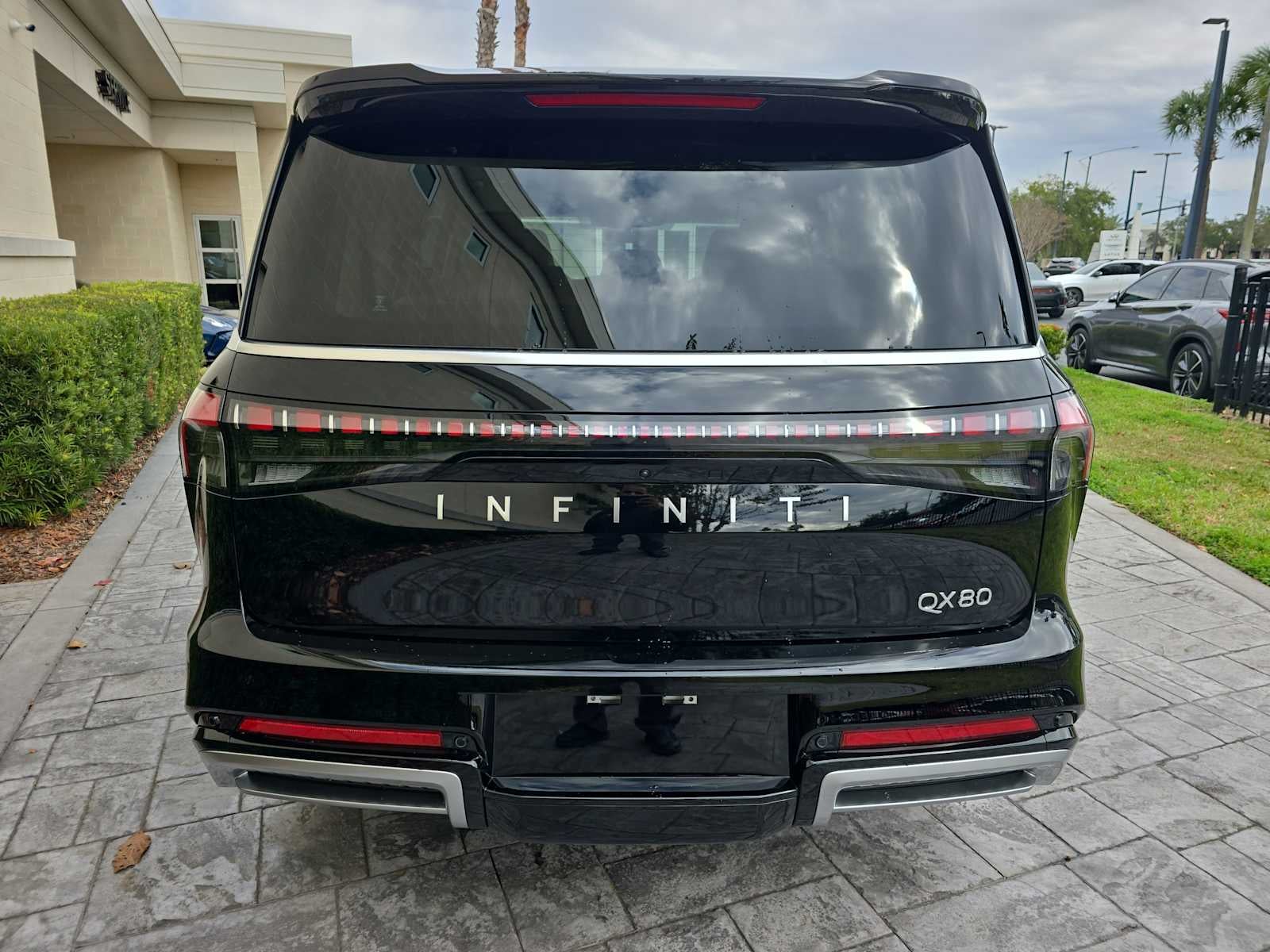 2026 INFINITI QX80 LUXE