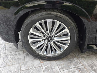 2026 INFINITI QX80 LUXE