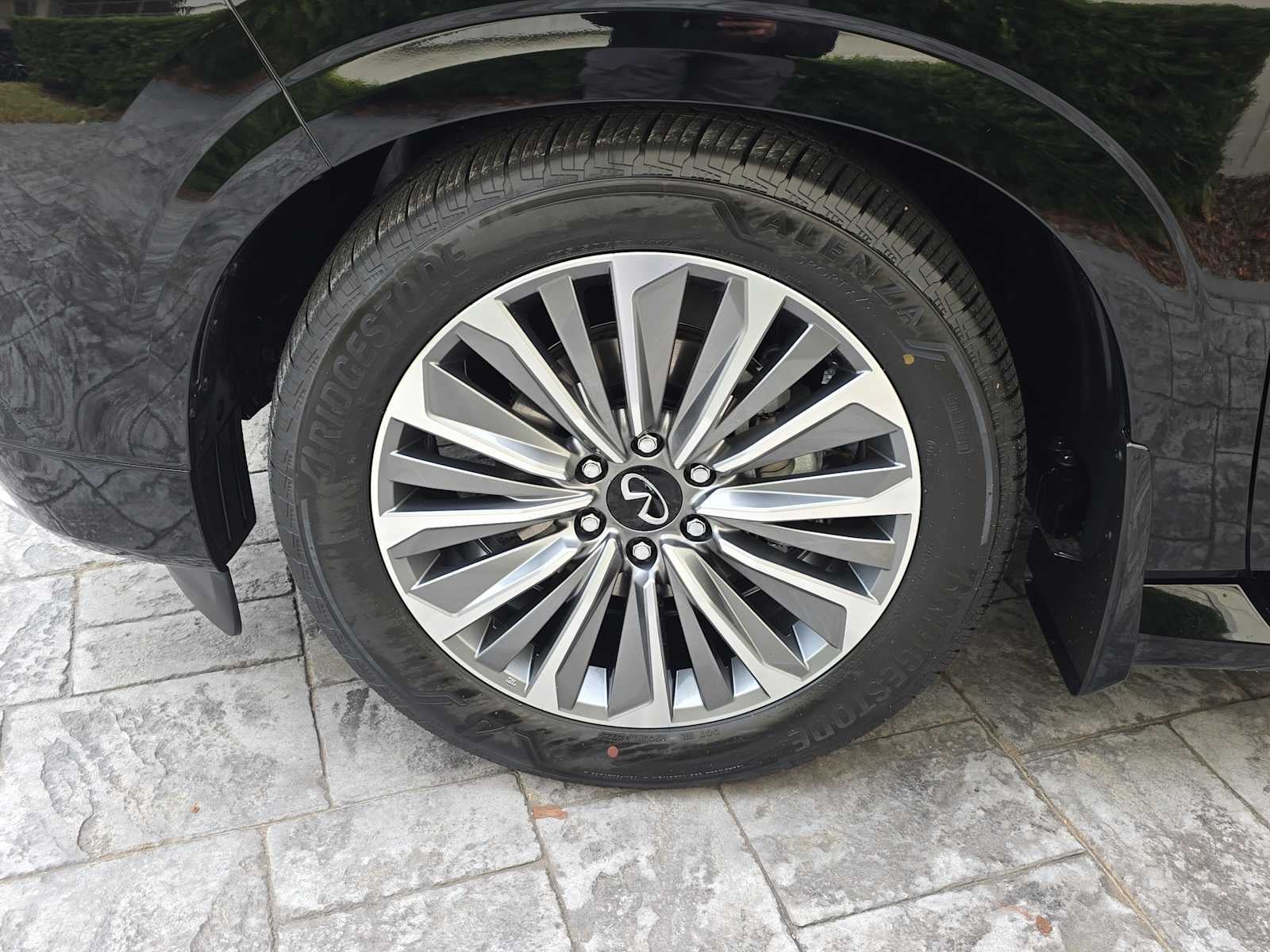 2026 INFINITI QX80 LUXE