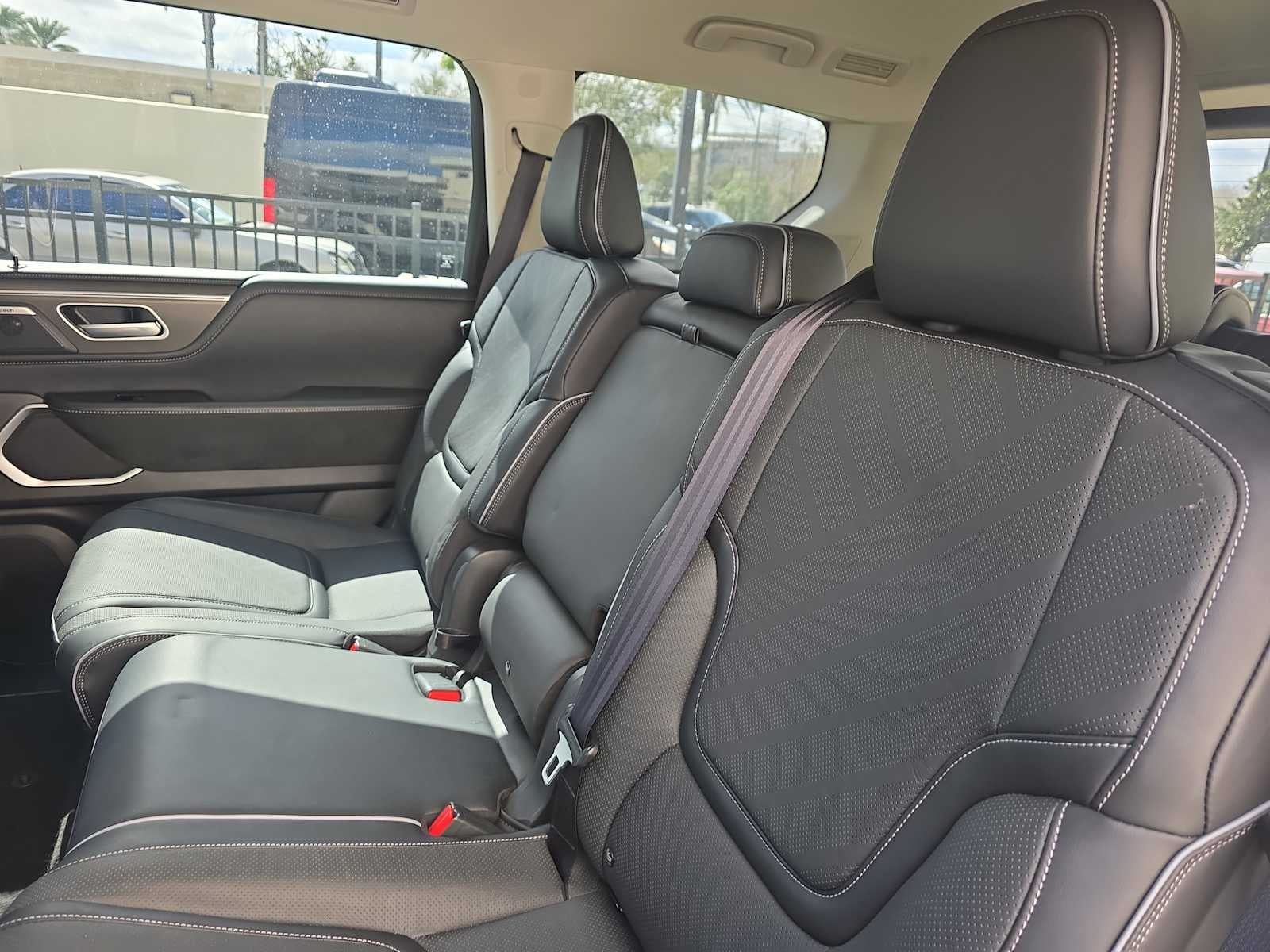 2025 INFINITI QX80 LUXE