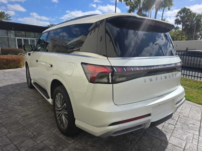 2025 INFINITI QX80 LUXE