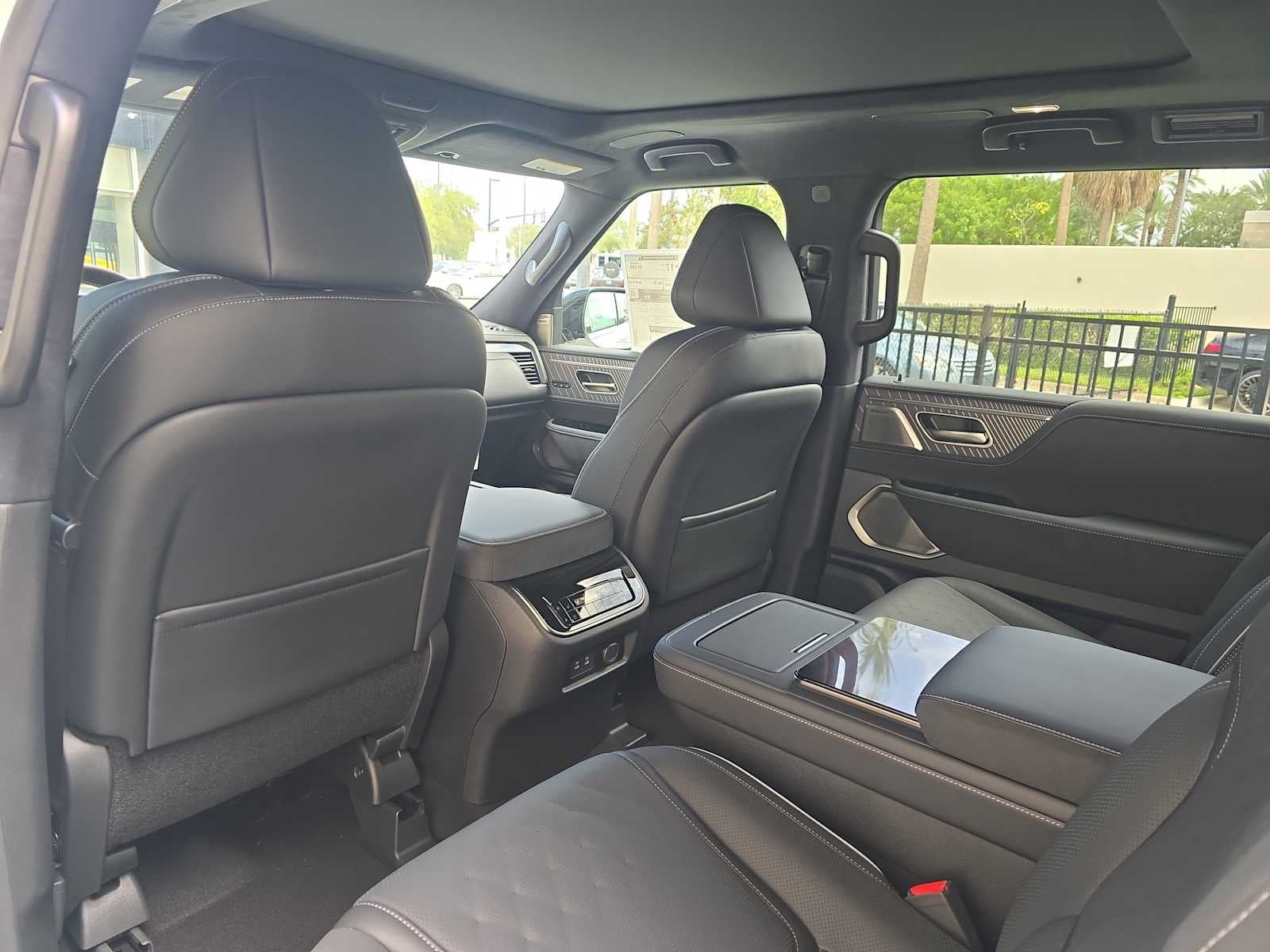 2027 INFINITI QX80 AUTOGRAPH