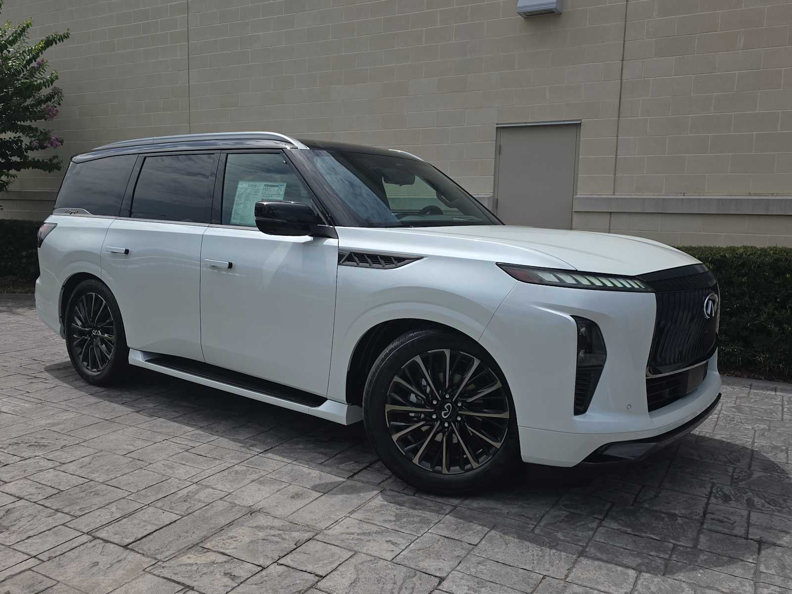 2027 INFINITI QX80 AUTOGRAPH