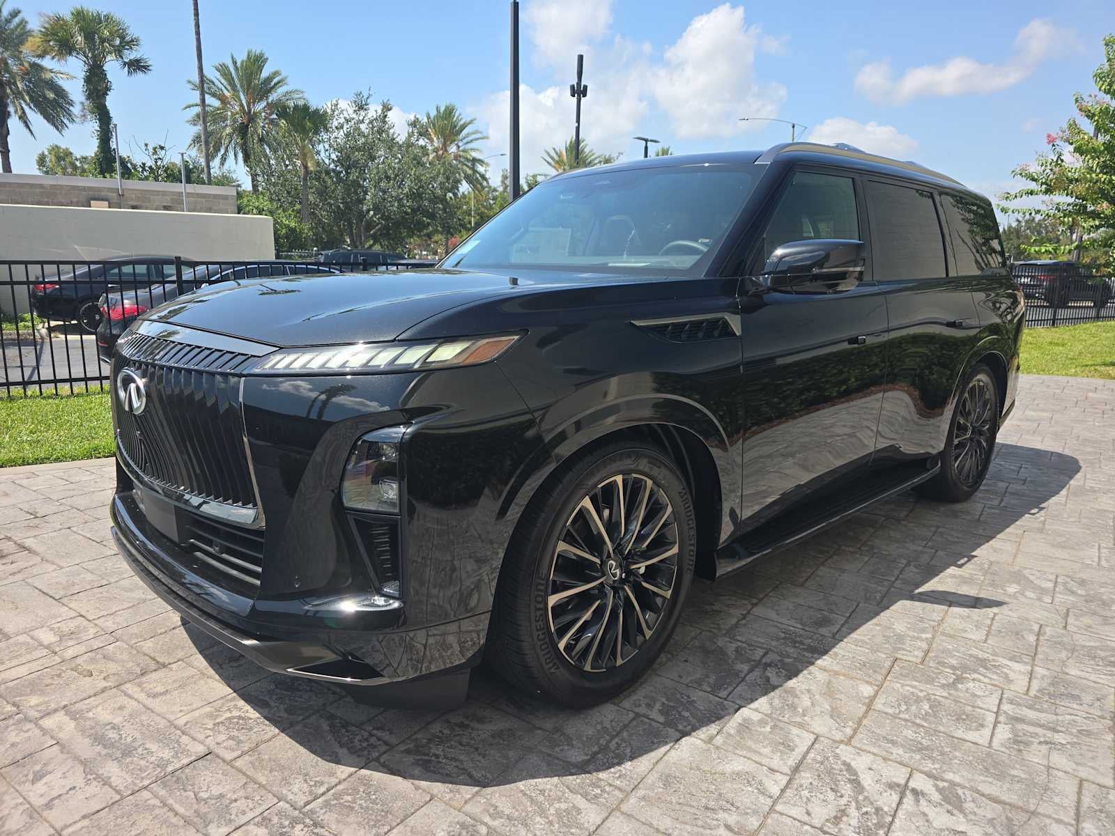 2027 INFINITI QX80 AUTOGRAPH