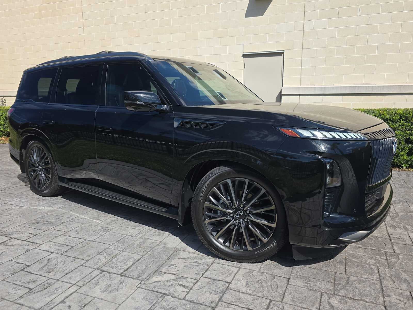 2025 INFINITI QX80 AUTOGRAPH
