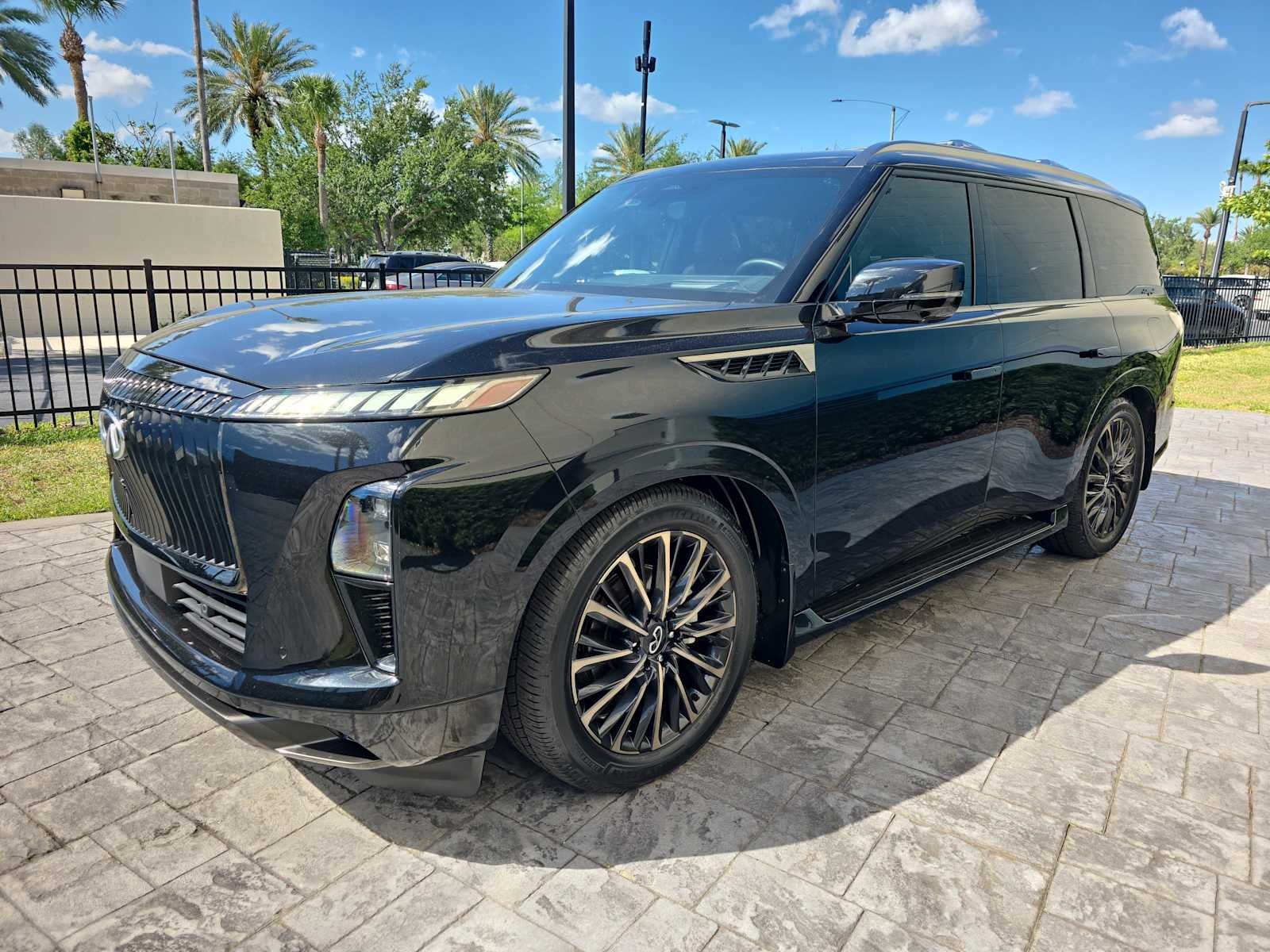 2025 INFINITI QX80 AUTOGRAPH