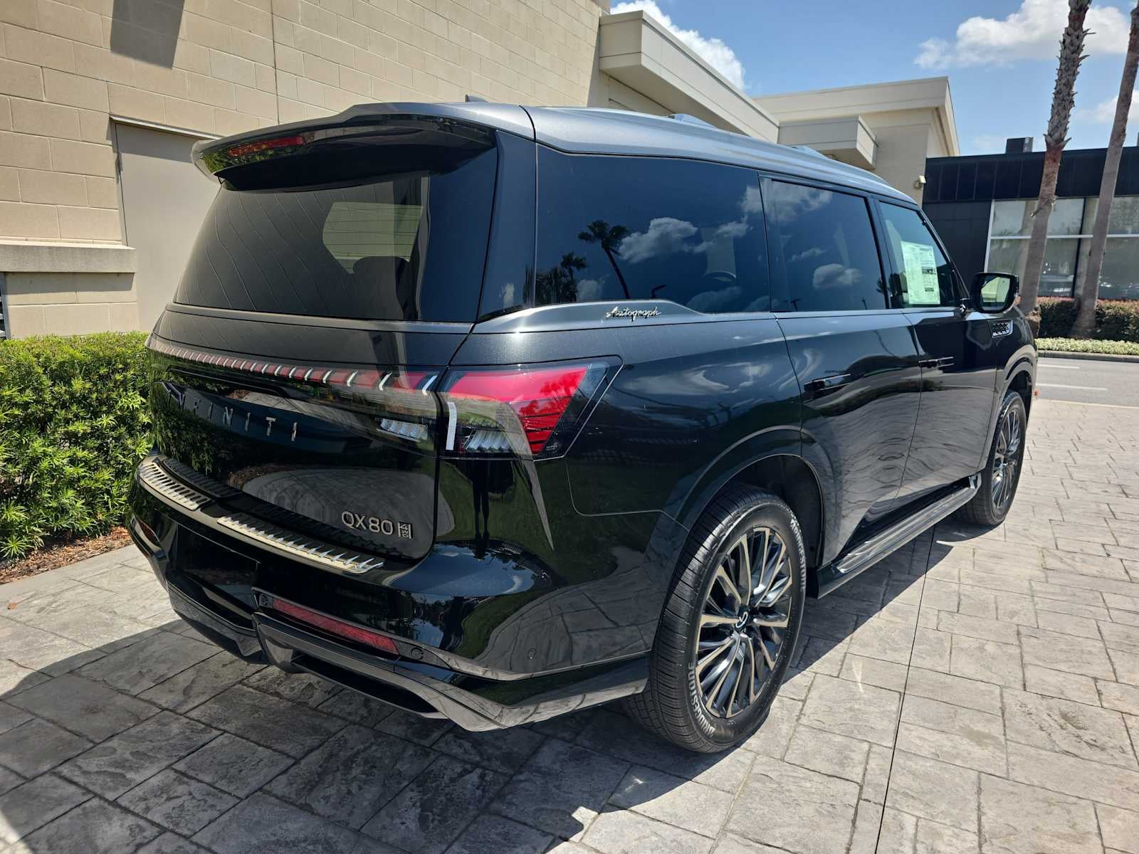 2027 INFINITI QX80 AUTOGRAPH