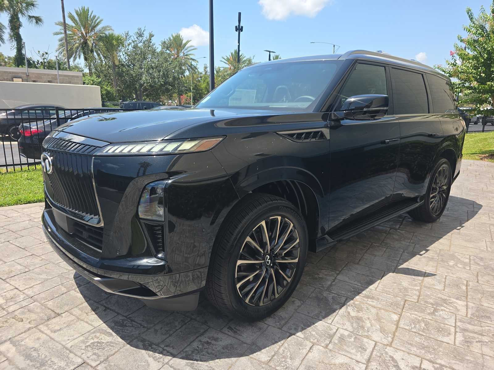 2027 INFINITI QX80 AUTOGRAPH