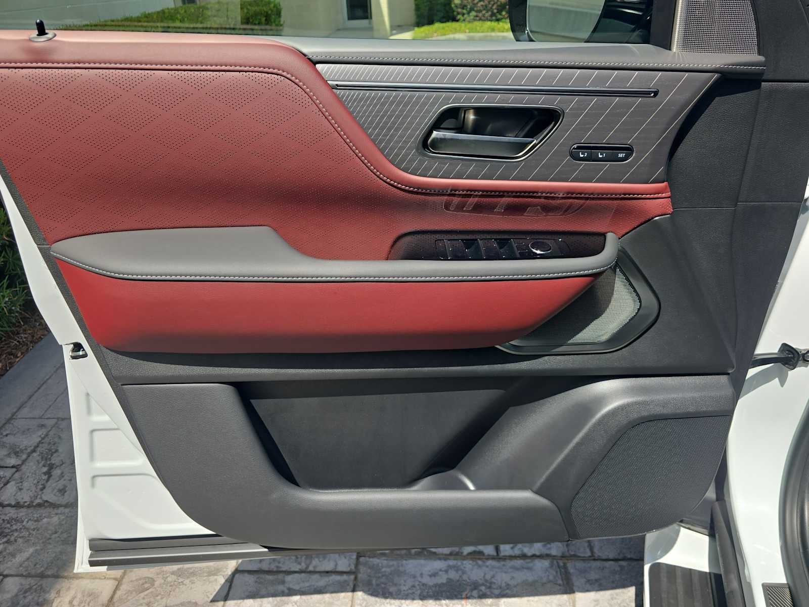2027 INFINITI QX80 AUTOGRAPH