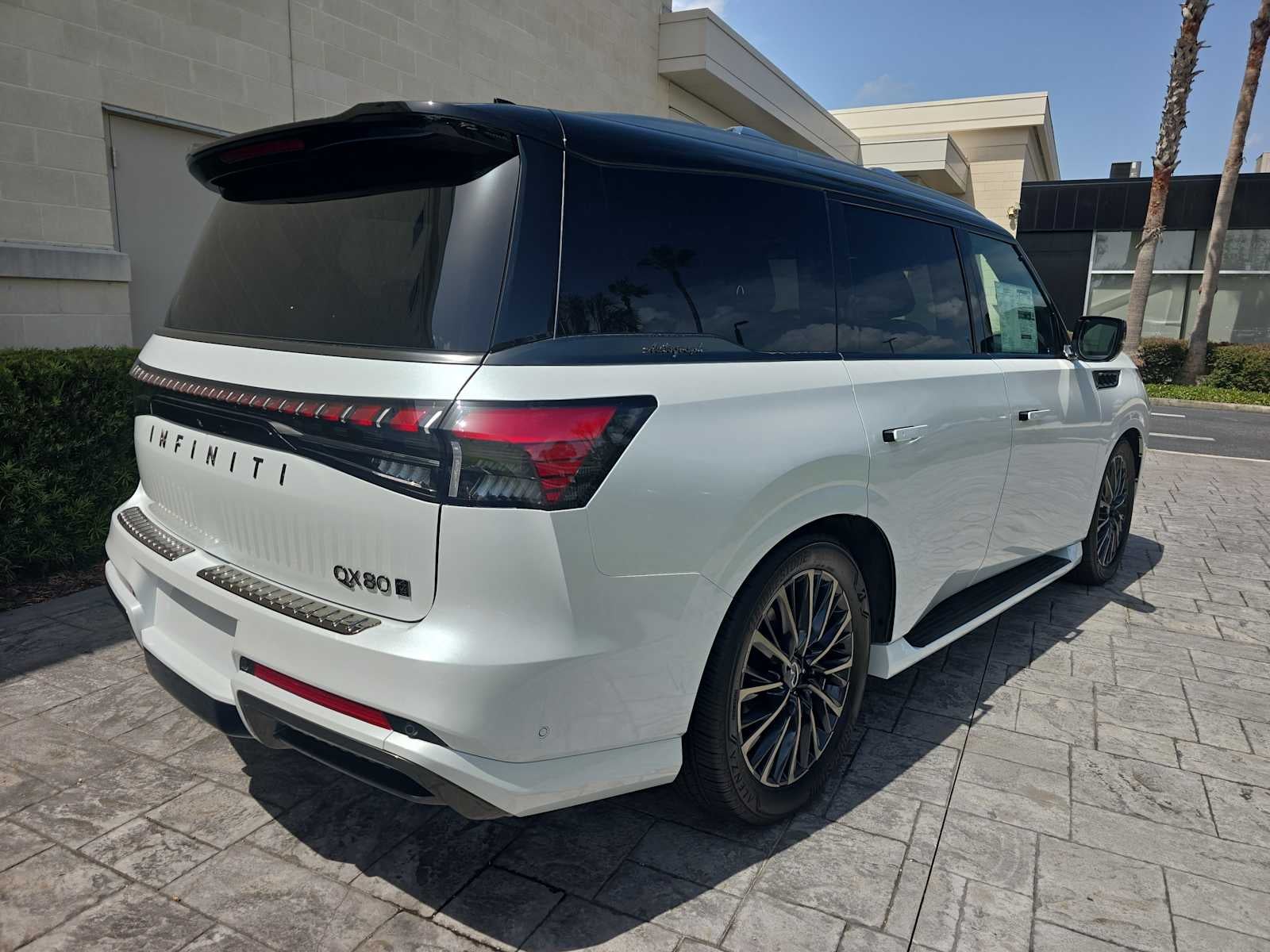 2027 INFINITI QX80 AUTOGRAPH