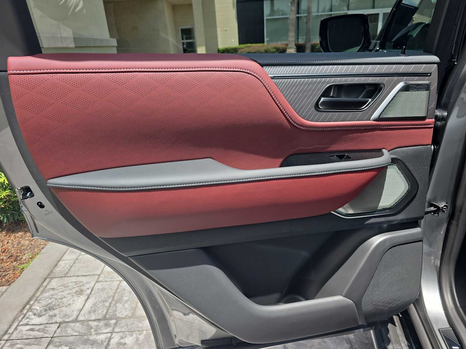 2027 INFINITI QX80 AUTOGRAPH