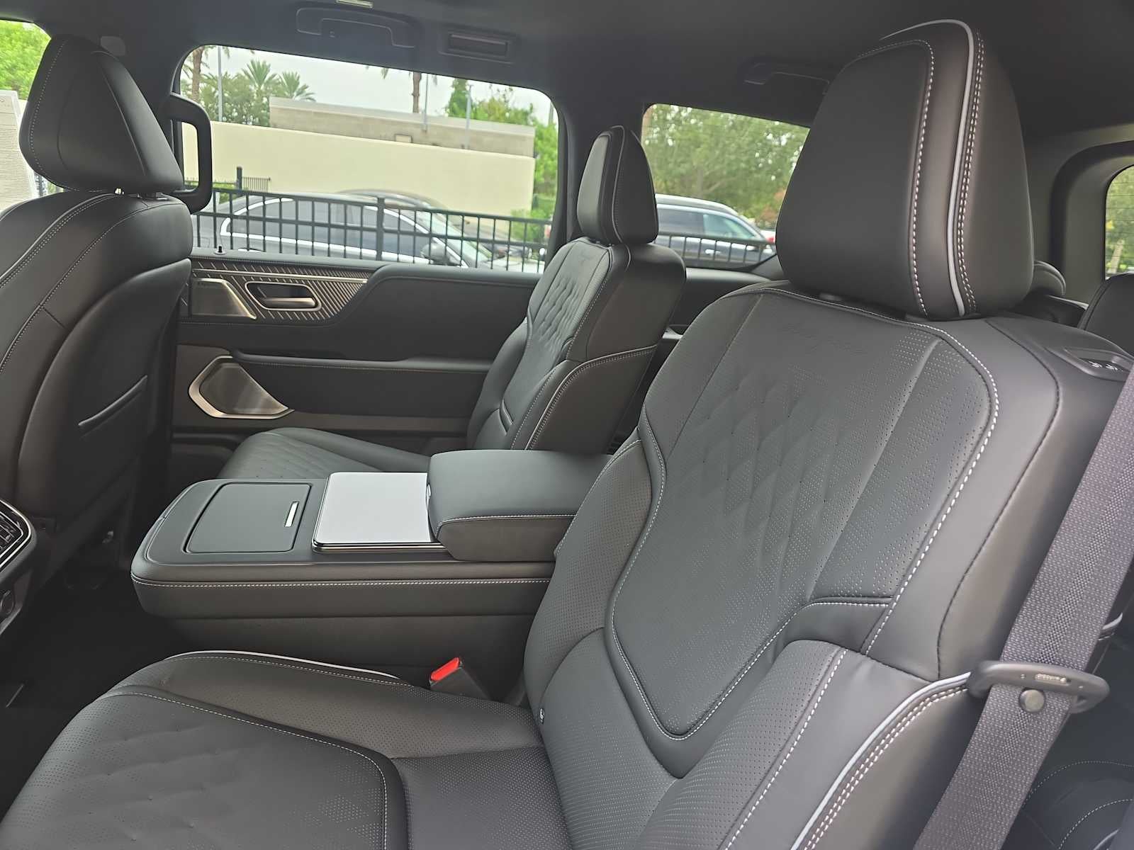 2027 INFINITI QX80 AUTOGRAPH