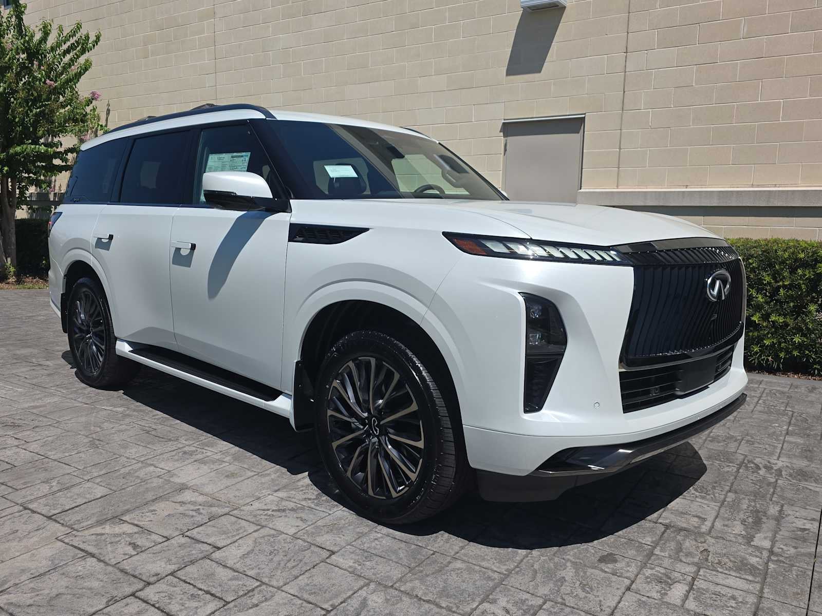 2027 INFINITI QX80 AUTOGRAPH