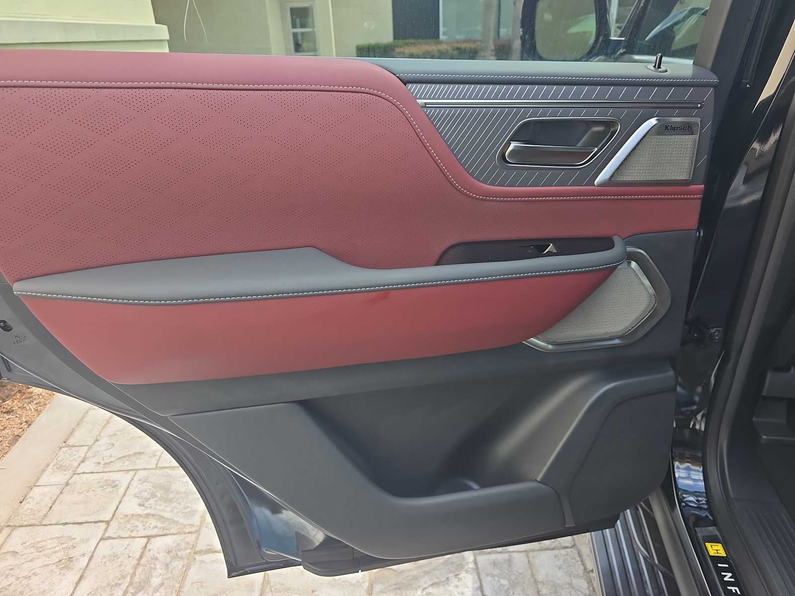 2027 INFINITI QX80 AUTOGRAPH