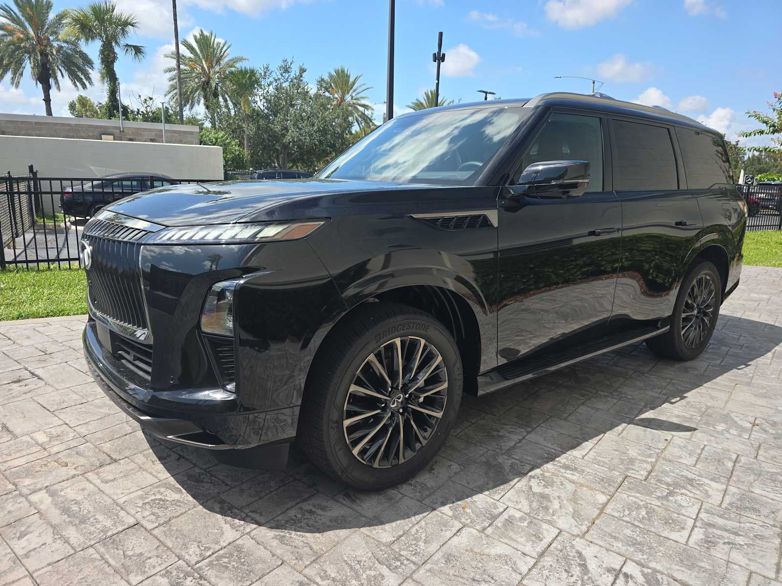 2027 INFINITI QX80 AUTOGRAPH