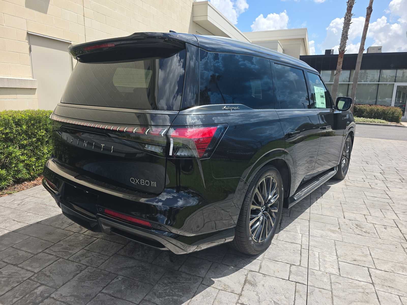2027 INFINITI QX80 AUTOGRAPH