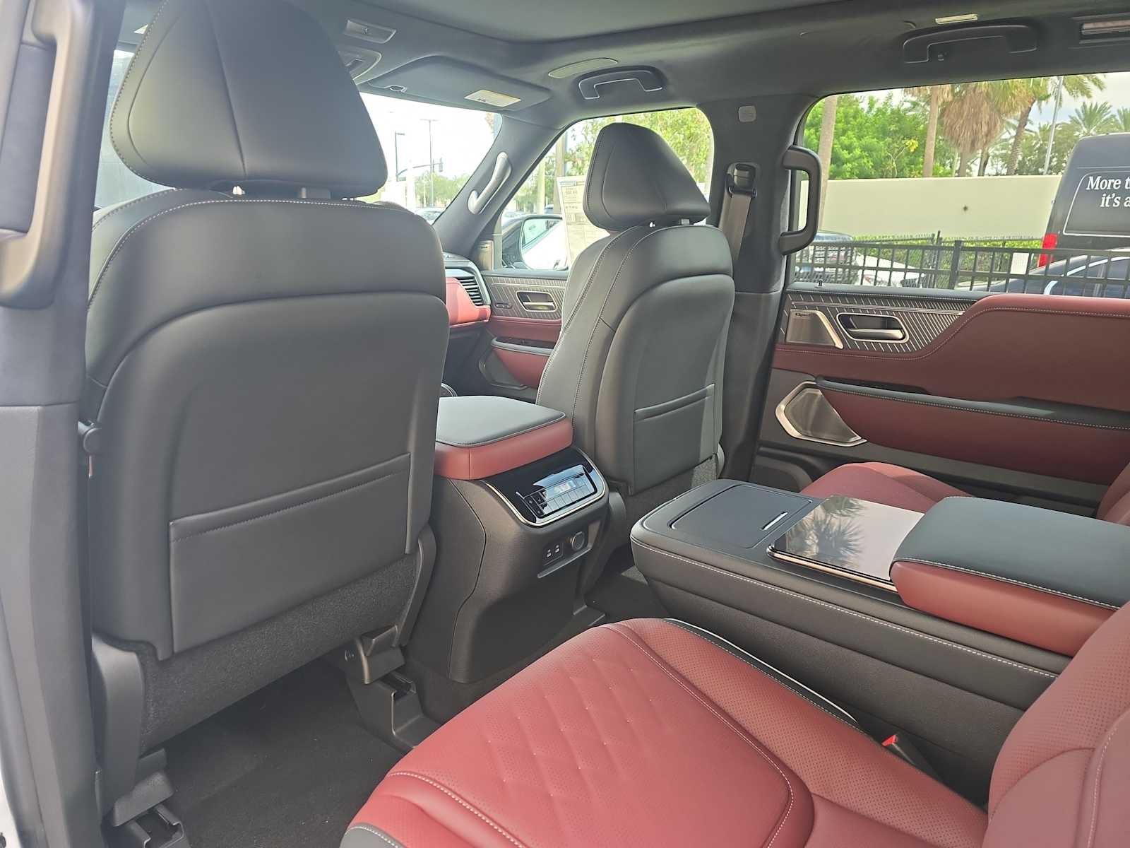 2027 INFINITI QX80 AUTOGRAPH