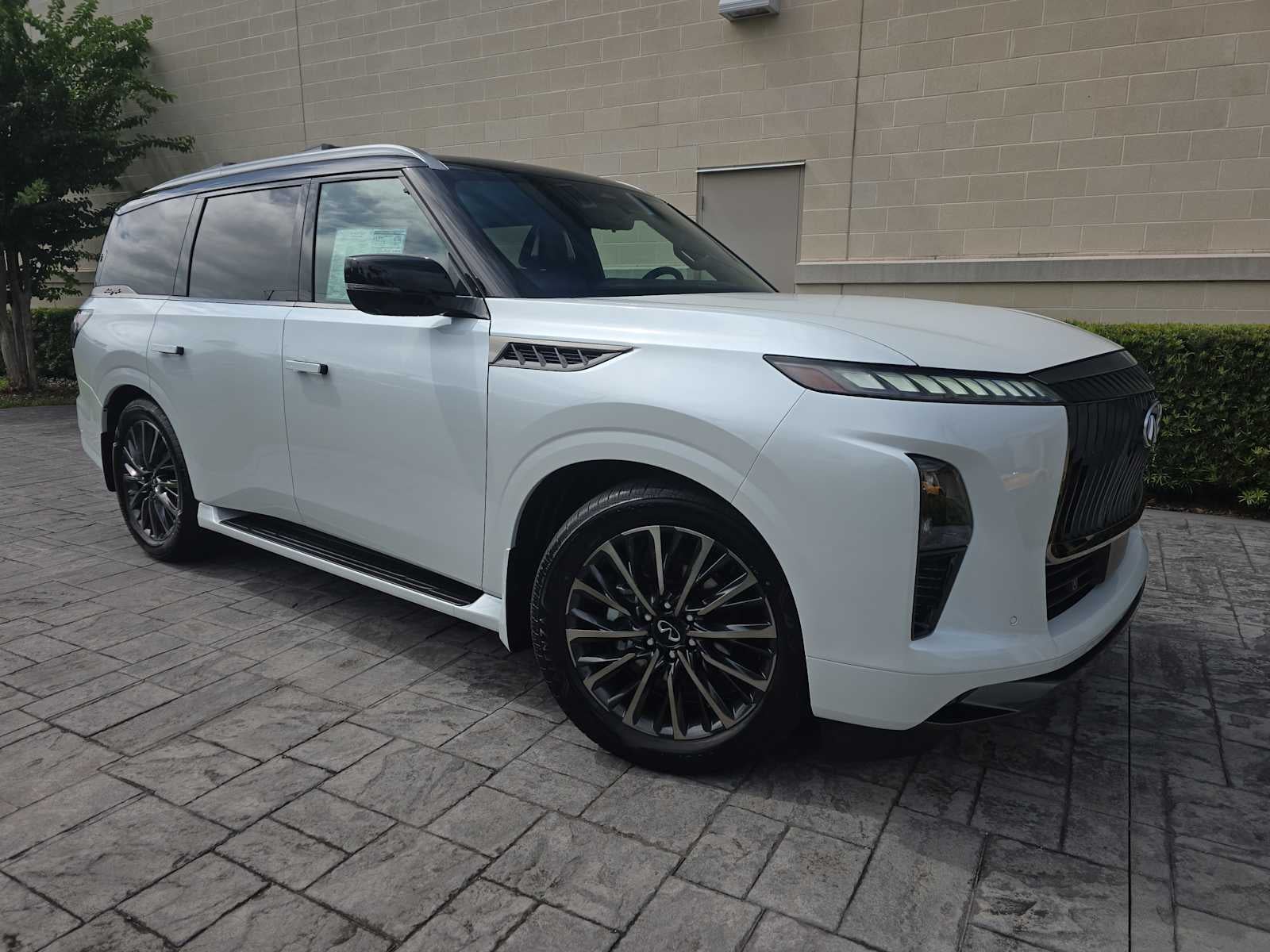 2027 INFINITI QX80 AUTOGRAPH