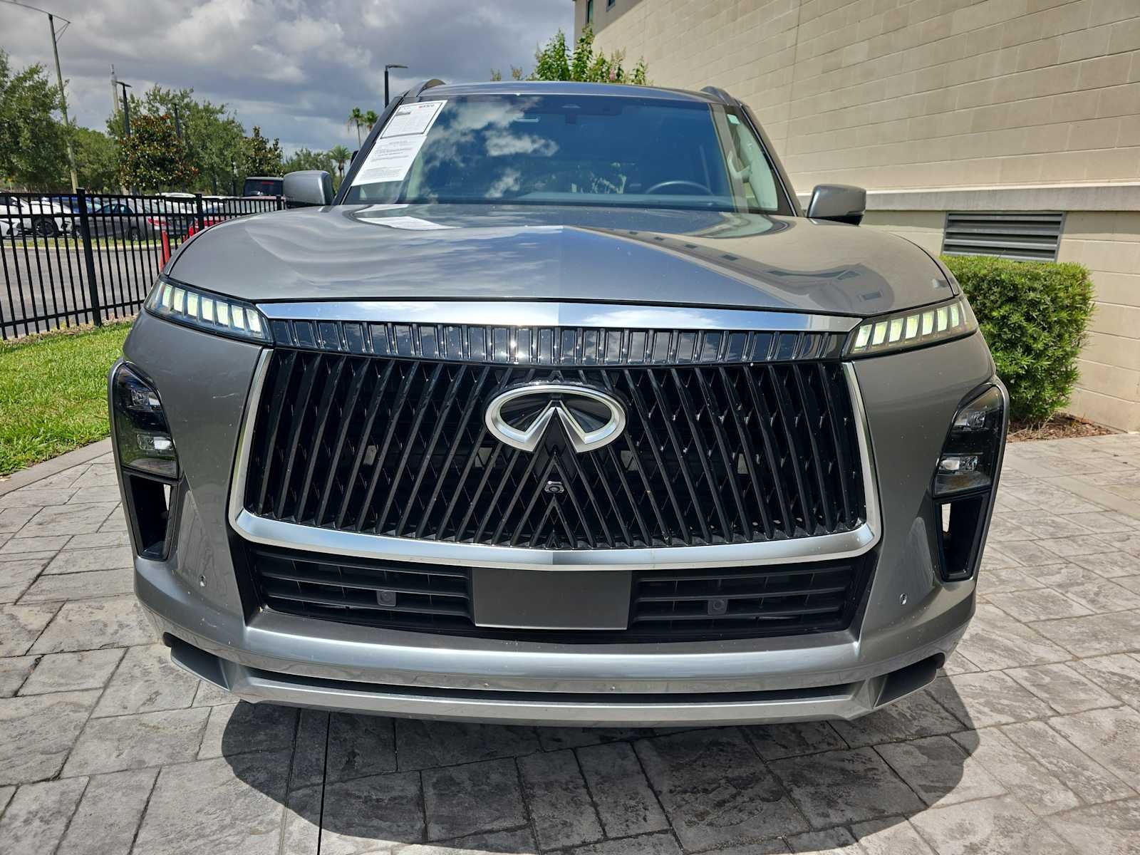 2025 INFINITI QX80 SENSORY