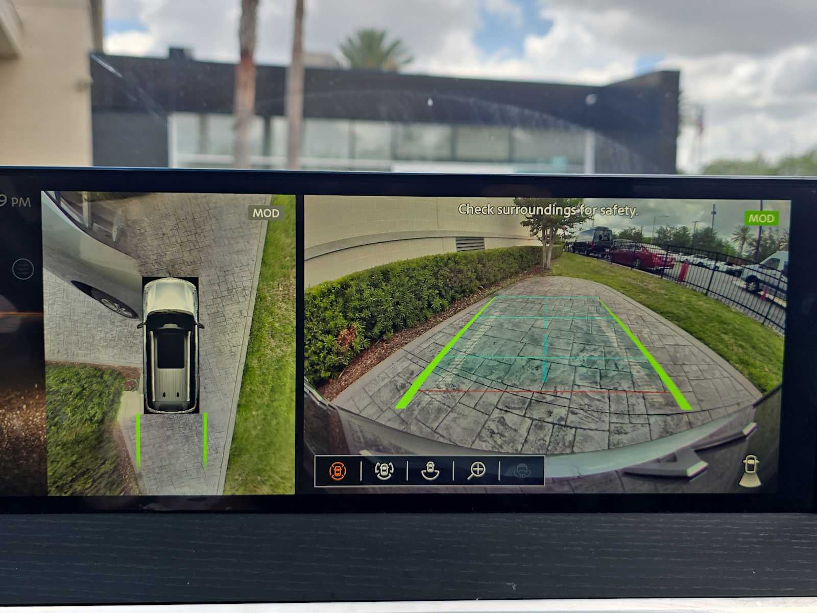 2025 INFINITI QX80 SENSORY