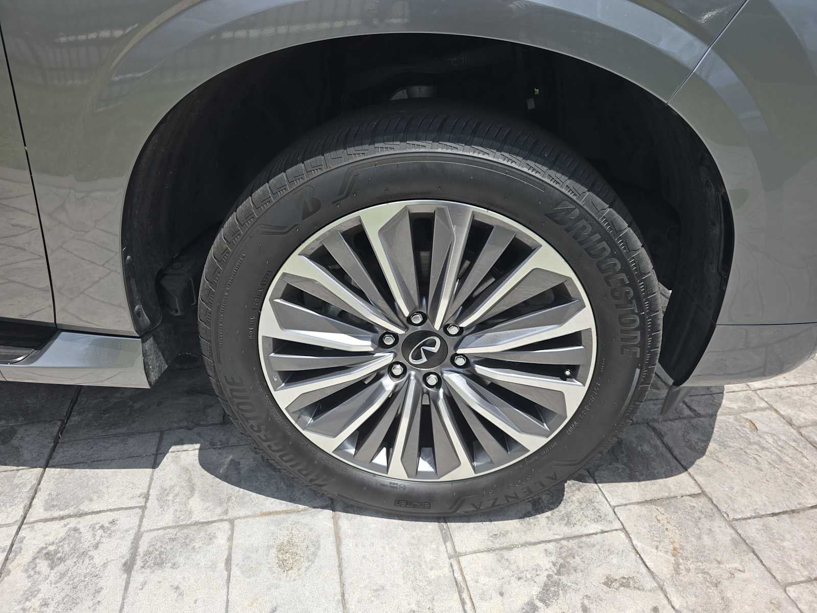 2025 INFINITI QX80 SENSORY