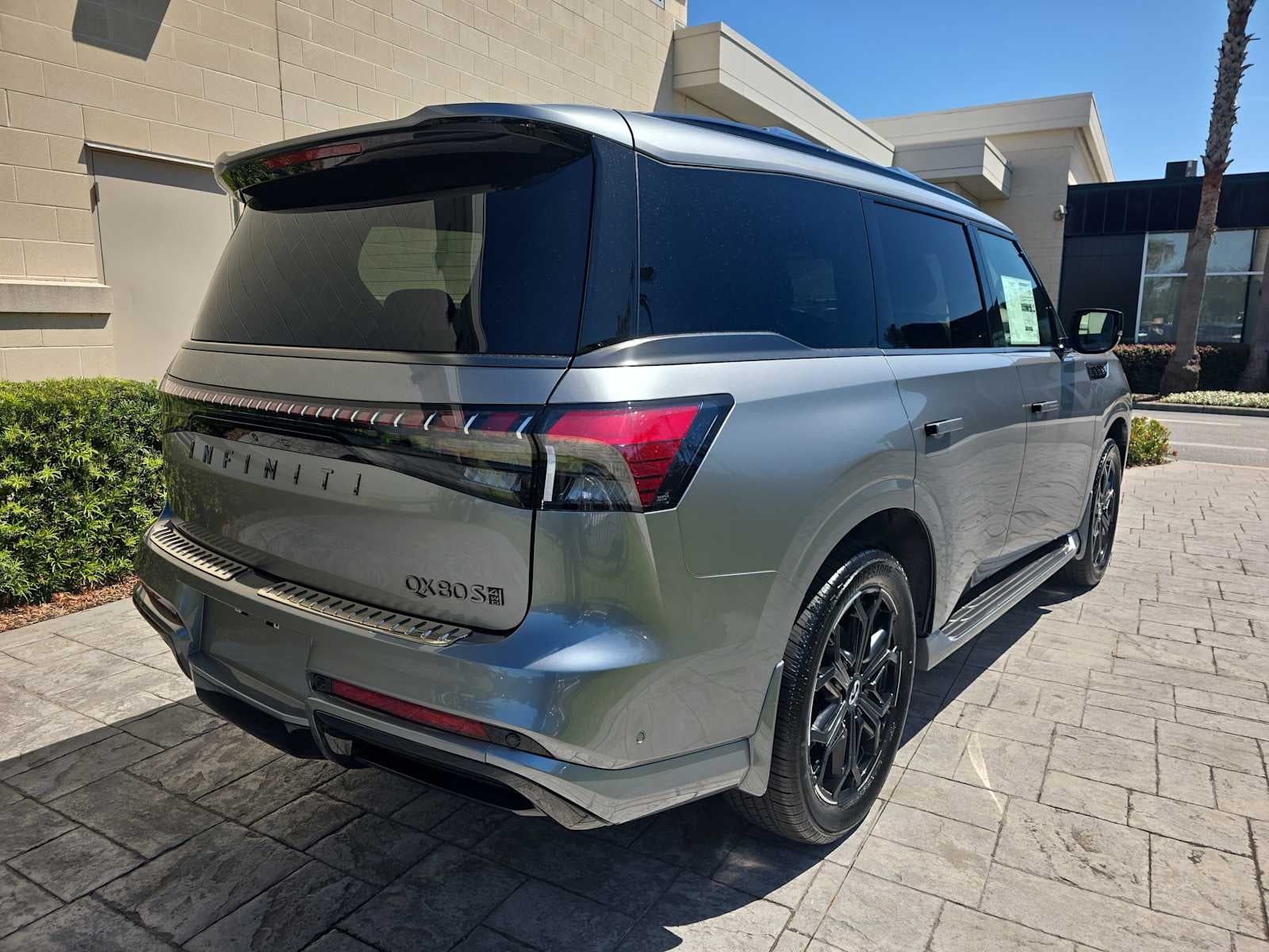 2027 INFINITI QX80 SPORT